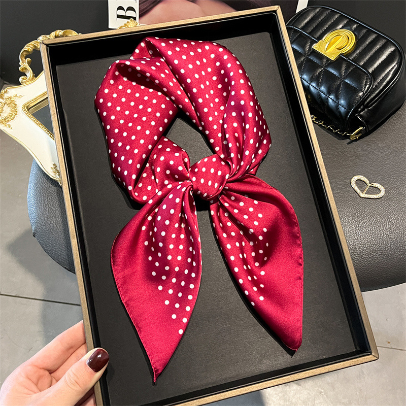 Luxury Bags Online - ผ้าพันคอพิมพ์ลายดอกไม้สำหรับผู้หญิงกระเป๋าคาดผมขนาดเล็กสำหรับฤดูร้อนและฤดูใบไม้ผลิของ syal Sutra หรูหราใหม่