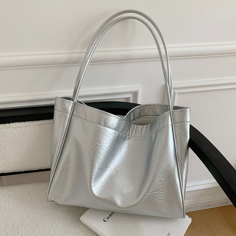 Luxury Bags On Sale - กระเป๋าโท้ทขนาดใหญ่สไตล์ลำลองสำหรับเดินทาง กระเป๋าสะพายไหล่ผู้หญิง ดีไซน์หรูหรา หนัง PU นุ่ม