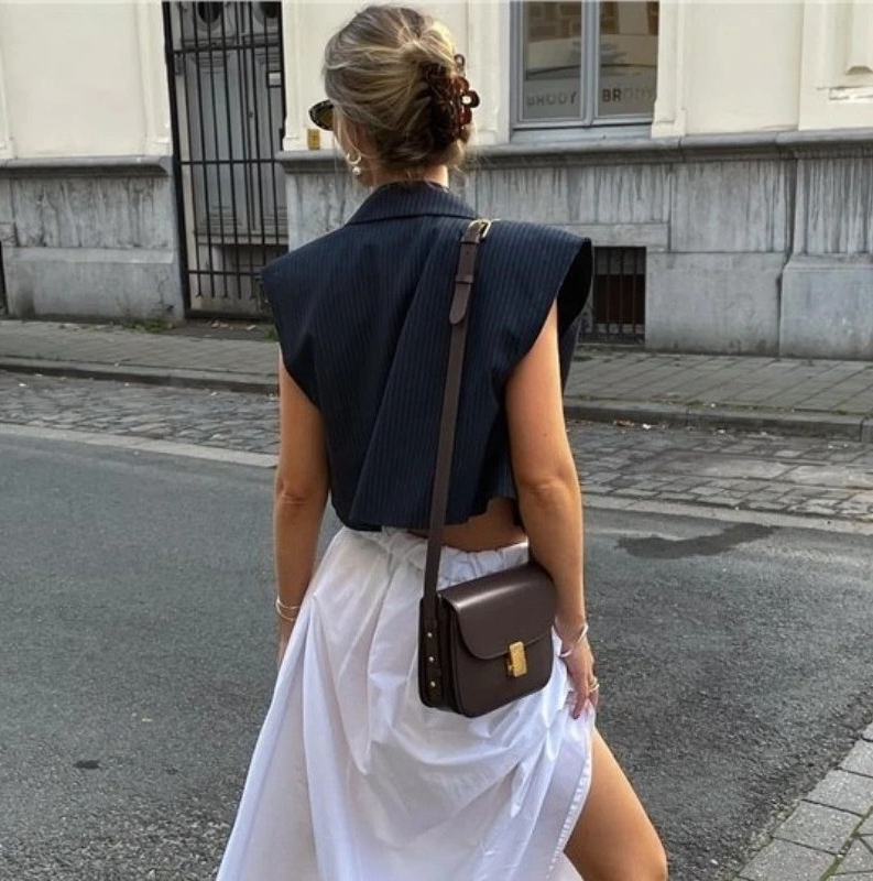 Quiet Luxury Bags Crossbody - กระเป๋าถือสะพายไหล่ทรงสี่เหลี่ยมเล็กหนังวัวแท้สไตล์วินเทจ รุ่นใหม่ปี 2026 ดีไซน์เรียบหรู พร้อมตัวล็อคโลหะ