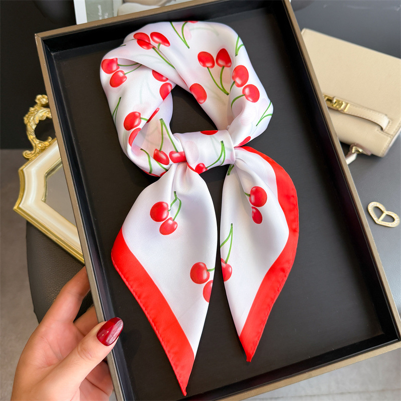 Luxury Bags Online - Luxury Square ซาตินผ้าพันคอผู้หญิงน่ารักผลไม้เชอร์รี่รูปแบบ Shawls และ Wraps