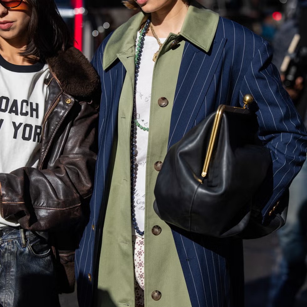 กระเป๋าคลาสสิกทรงใหญ่แบบมีตัวล - Luxury Bags Brands บทวิจารณ์และราคา