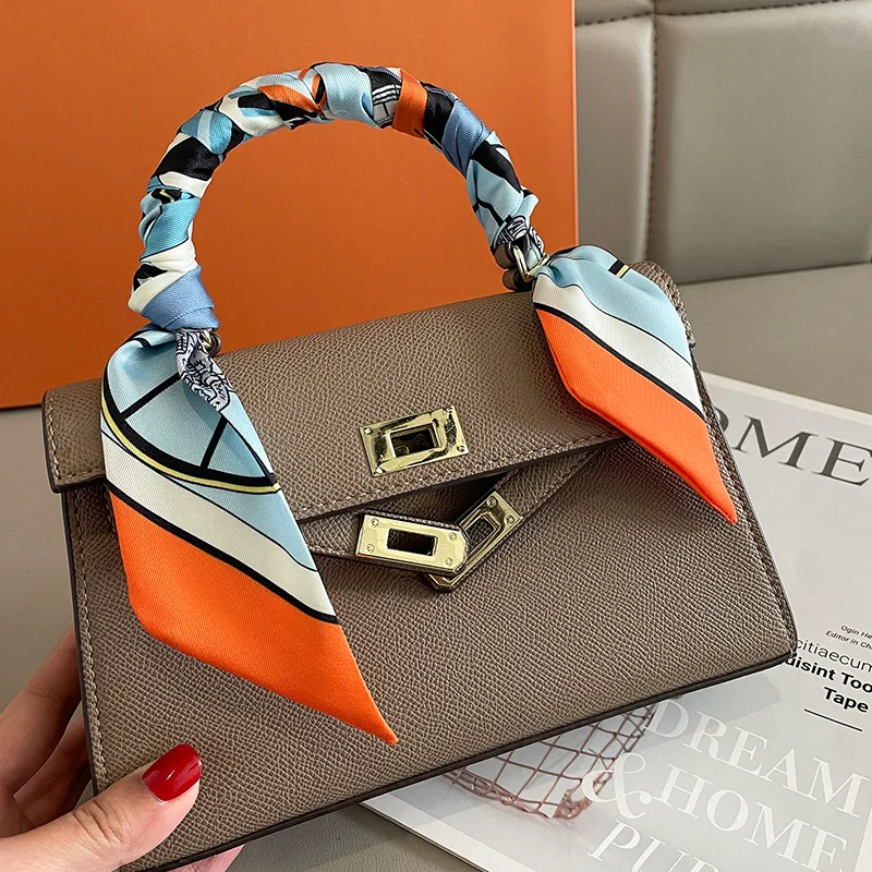 แบรนด์หรูพิมพ์สายคล้องกระเป๋าผ - Luxury Bags Brands บทวิจารณ์และราคา