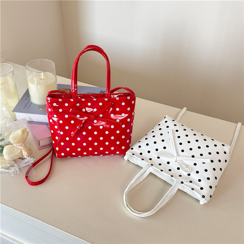 กระเป๋าถือผู้หญิงแบบใหม่ สไตล์ - Luxury Bags Brands บทวิจารณ์และราคา