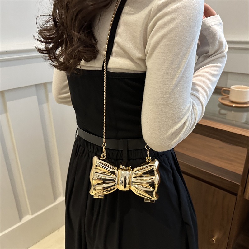 กระเป๋าถือโลหะขนาดเล็กสุดหรูพร - Luxury Bags Brands บทวิจารณ์และราคา